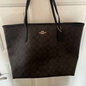 XL Coach Purse NEVER USED